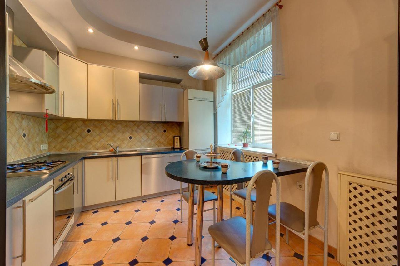 Apartments With Three Rooms On Shevchenko Blvd Kiev Bagian luar foto