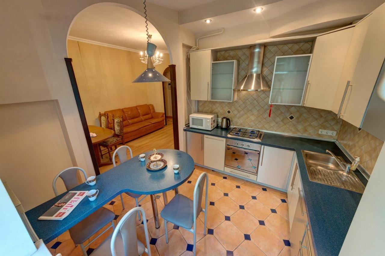 Apartments With Three Rooms On Shevchenko Blvd Kiev Bagian luar foto