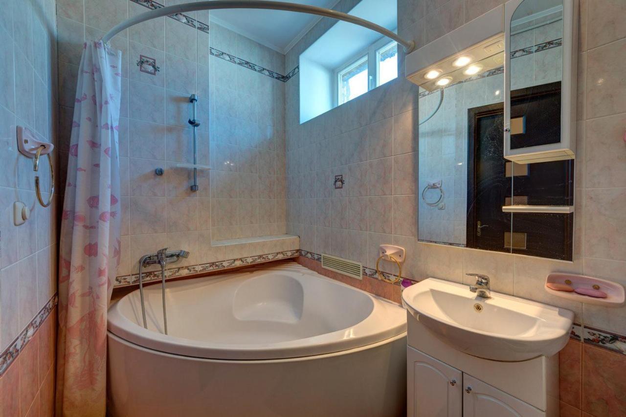 Apartments With Three Rooms On Shevchenko Blvd Kiev Bagian luar foto